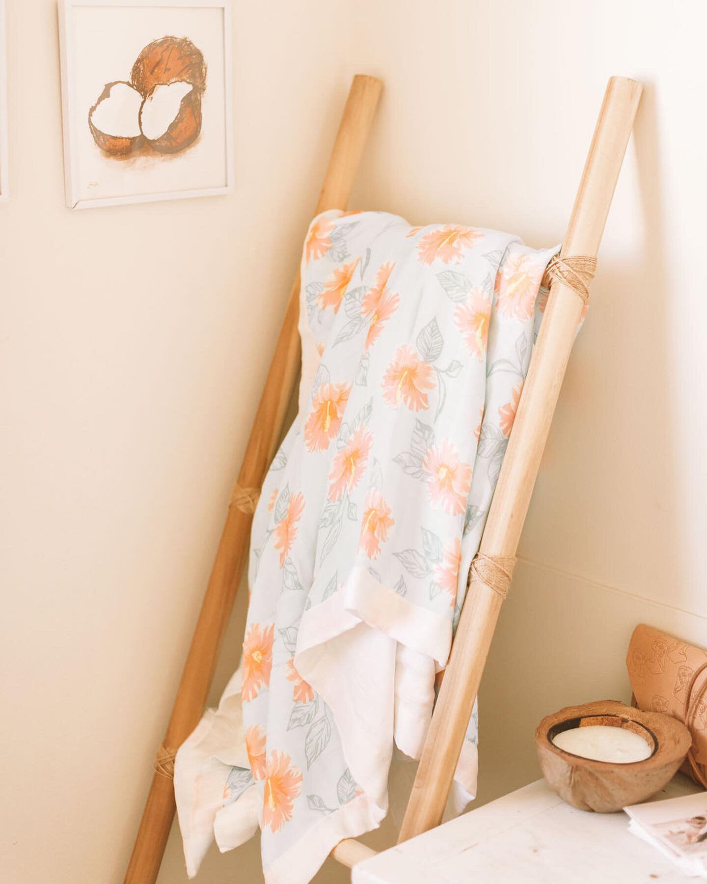 Aloha Floral Tiare Hawaii Collab Keiki Lounger