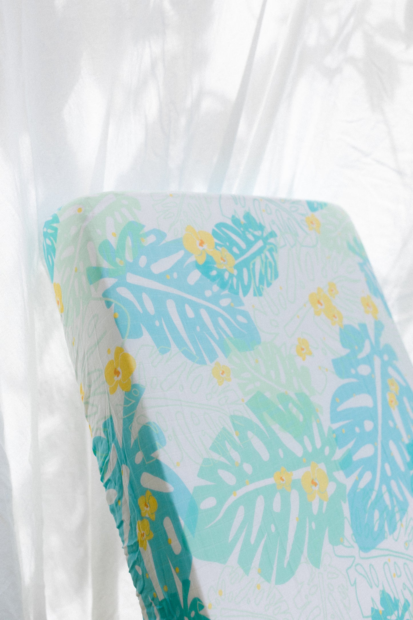 Monstera Leaf Crib Sheet